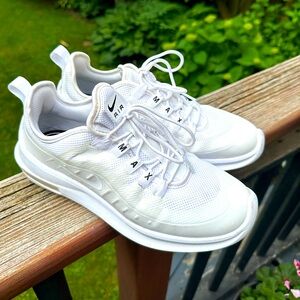 Nike Women’s Running Shoes 7.5